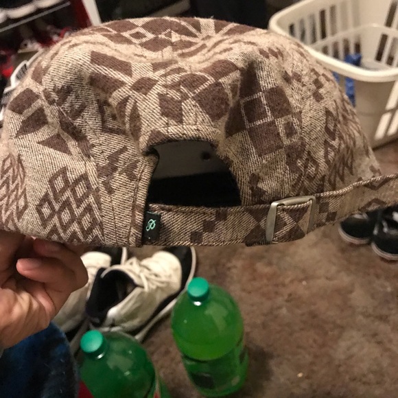 Primitive hat - Picture 2 of 2